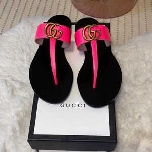 Gucci Women's Neon Pink and Black GG Sandals